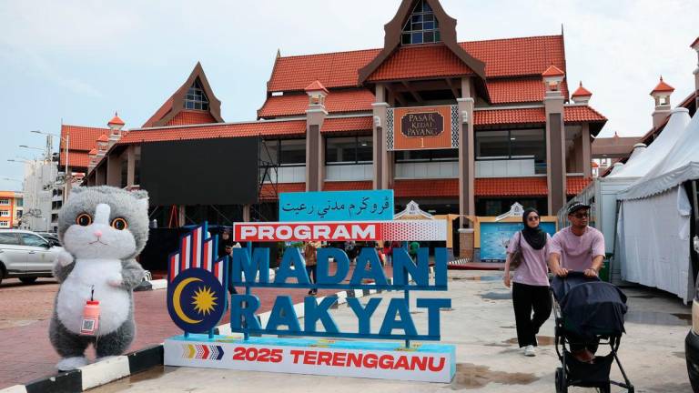 Program MADANI Rakyat 2025 Terengganu berlangsung di Pasar Besar Kedai Payang bermula hari ini, hingga Sabtu, menampilkan pelbagai program dan perkhidmatan secara langsung kepada rakyat.