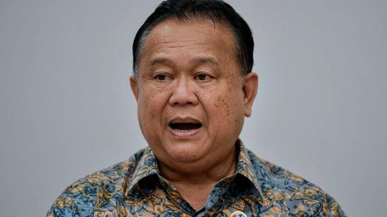Menteri Kerja Raya Datuk Seri Alexander Nanta Linggi. - fotoBERNAMA