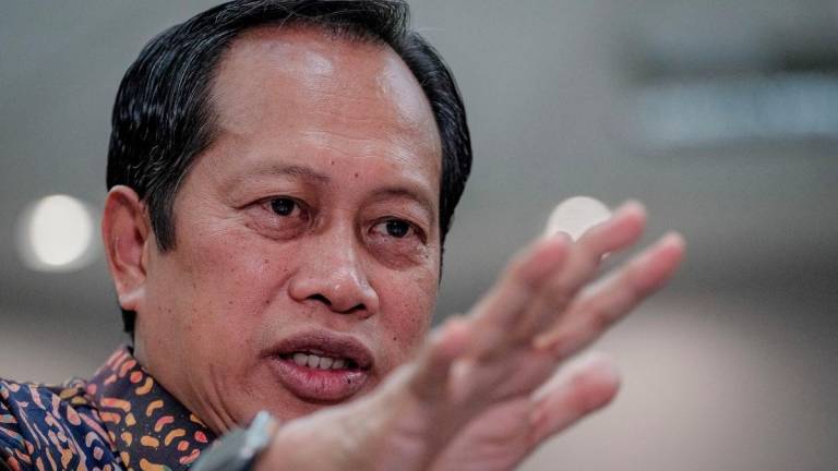 Timbalan Menteri Kerja Raya Datuk Seri Ahmad Maslan bercakap pada sidang media selepas Majlis Perasmian Penutupan Project Ideation Experience (PIE 2025) di Universiti Teknologi Malaysia (UTM) Skudai hari ini. - fotoBERNAMA