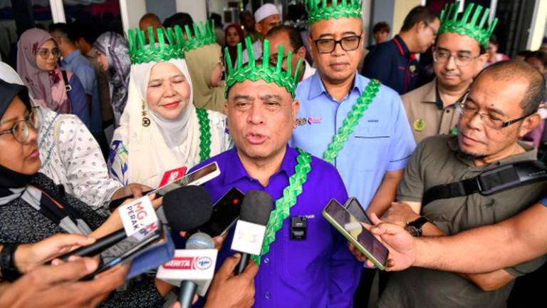 Menteri Besar Datuk Seri Saarani Mohamad bercakap pada media pada Program Gerakan Koperasi Santuni Masyarakat Orang Asal Negeri Perak anjuran Suruhanjaya Koperasi Malaysia di Jabatan Kemajuan Orang Asli JAKOA hari ini. - fotoBERNAMA