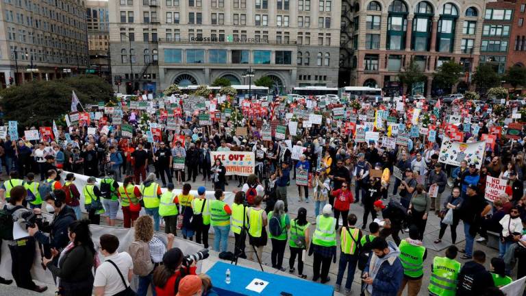 Protesters prepare to march through downtown Chicago after U.S. President Donald Trump ordered an increased federal law enforcement presence to assist with crime prevention, in Chicago, Illinois, U.S. September 6, 2025. REUTERS/Octavio Jones