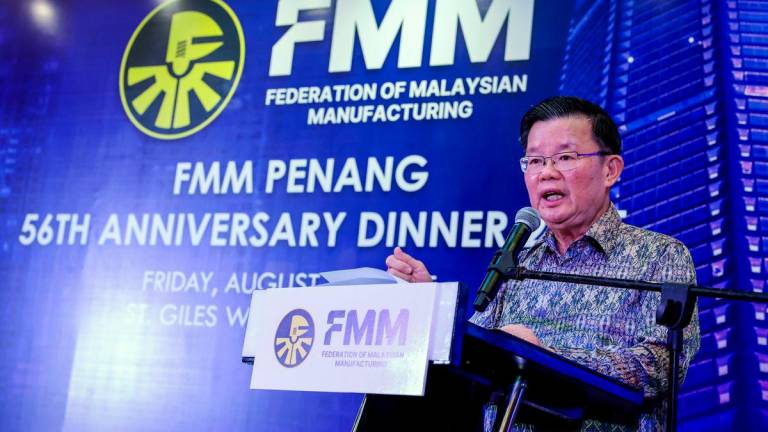 Ketua Menteri Pulau Pinang Chow Kon Yeow menyampaikan ucapan pada Majlis Makan Malam Ulang Tahun Persekutuan Pekilang-Pekilang Malaysia (FMM) Ke-56, semalam- fotoBERNAMA