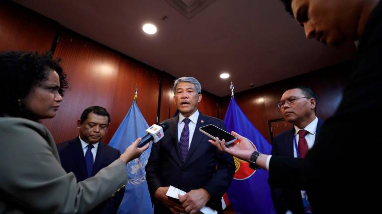 Menteri Luar Datuk Seri Mohamad Hasan pada sidang media sempena Perhimpunan Agung Pertubuhan Bangsa-Bangsa Bersatu (PBB) di sini, semalam. - Bernama