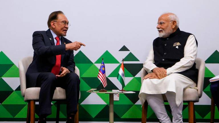 Perdana Menteri Datuk Seri Anwar Ibrahim dan rakan sejawatannya dari India, Narendra Modi mengadakan pertemuan di Rio de Janeiro semalam - BERNAMA