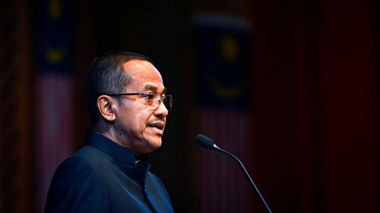 Menteri Besar Datuk Seri Dr Ahmad Samsuri Mokhtar - Photo by BERNAMA