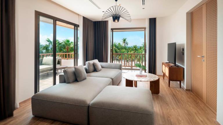Amari Bangsaen-Bangsaen Suite-Living Room with Terrace and Balcony
