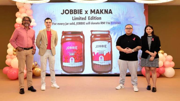 From left: Vemanna, Chin and Jobbie founders Joseph Goh and Debbie Ching during the Makna-Jobbie collaboration announcement.