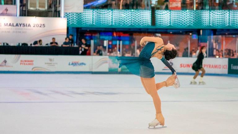 Jenelle Sia Ee Xuenn performing at Skate Malaysia 2025