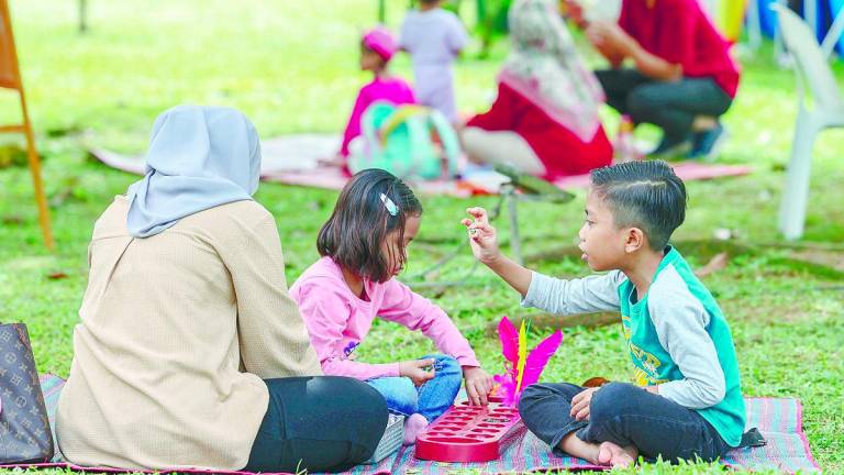 Traditional activities like congkak or card sorting can improve number sense in ways that feel natural rather than like formal lessons. – BERNAMAPIX