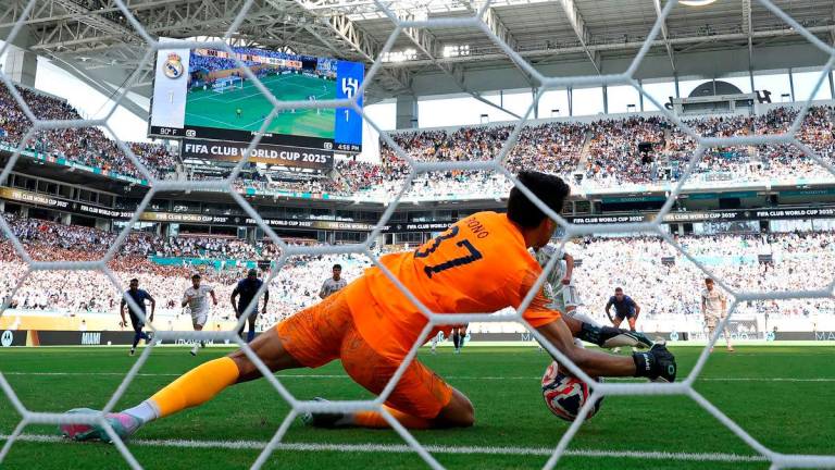 Real Madrid held by Al-Hilal in Alonso's debut