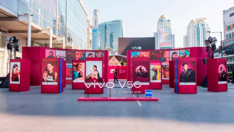 vivo VLOVE Portrait Gallery in Bangkok, Thailand