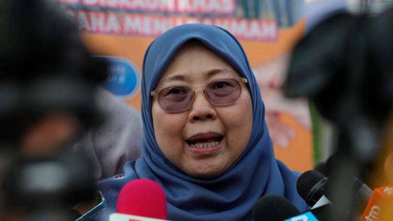 Timbalan Menteri Perdagangan Dalam Negeri Dan Kos Sara Hidup Fuziah Salleh - fotoBERNAMA