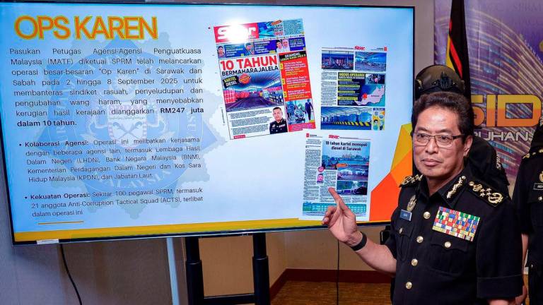 Malaysian Anti-Corruption Commission (MACC) Chief Commissioner Tan Sri Azam Baki briefs the media on Ops Karen, which uncovers a large-scale corruption and smuggling syndicate in Sarawak and Sabah, involving an estimated government loss of RM247 million over 10 years, during a special press conference at the MACC Headquarters today. - BERNAMA