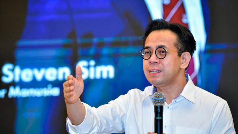 Human Resources Minister Steven Sim Chee Keong - BERNAMApix