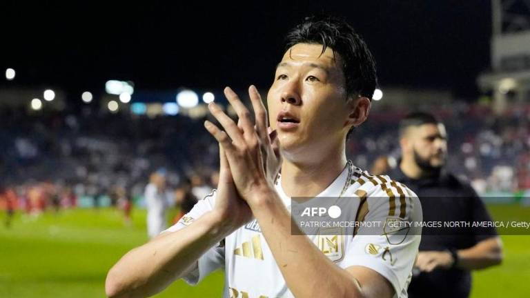Son Heung-Min #7 of Los Angeles FC greets the fans during the MLS match between Chicago Fire FC and Los Angeles Football Club at SeatGeek Stadium on August 09, 2025 in Bridgeview, Illinois. (Photo by Patrick McDermott / GETTY IMAGES NORTH AMERICA / Getty Images via AFP)