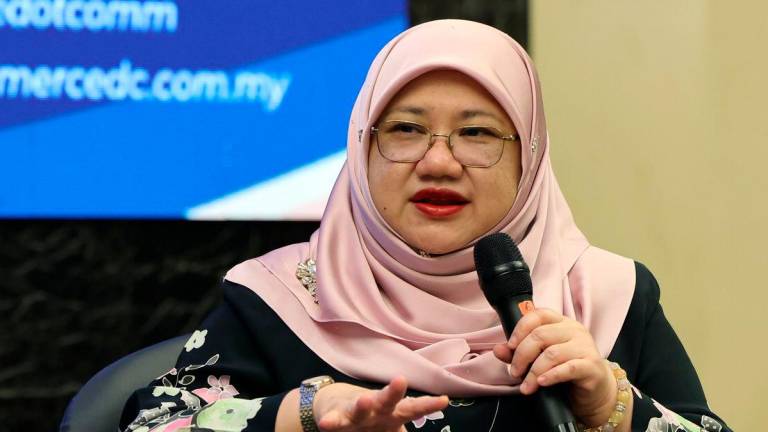 Ketua Audit Negara Datuk Seri Wan Suraya Wan Mohd Radzi - fotoBERNAMA