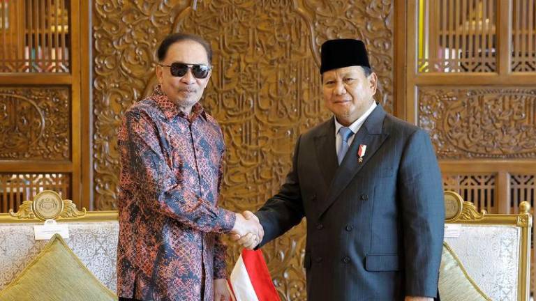 Perdana Menteri Malaysia Datuk Seri Anwar Ibrahim dan Presiden Indonesia Prabowo Subianto - fotoBERNAMA