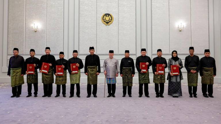 The Yang di-Pertuan Agong, Sultan Ibrahim, consented to a photo session with newly appointed heads of mission during the Presentation of Letters of Appointment Ceremony for Malaysia’s incoming heads of diplomatic missions abroad, held at Istana Negara today. Also present was Foreign Minister Datuk Seri Mohamad Hasan. – BERNAMA