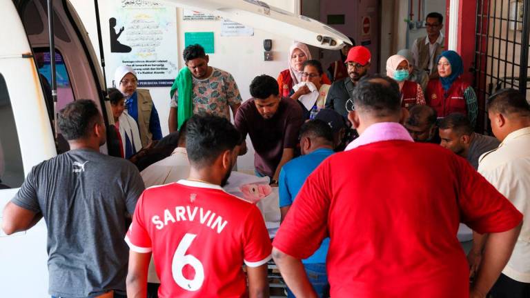 Tragedi bot terbalik di Pulau Perhentian, tiga maut dibawa pulang