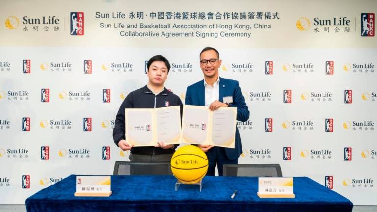 Sun Life (right) and the Basketball Association of Hong Kong, China (left) held a partnership signing ceremony.