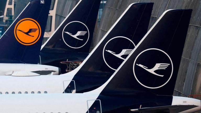FOTO FAIL: Pesawat Lufthansa diletakkan apabila lapangan terbang Frankfurt ditutup kepada penumpang dengan penerbangan yang dirancang susulan mogok yang dianjurkan oleh kesatuan Verdi, di Frankfurt, Jerman, 7 Mac 2024. REUTERS.