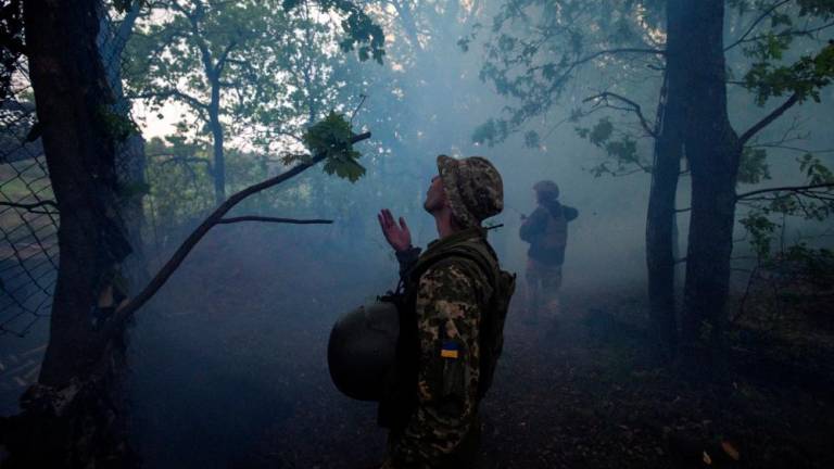 Sri Lanka tightens controls to avoid men being lured to fight in Ukraine