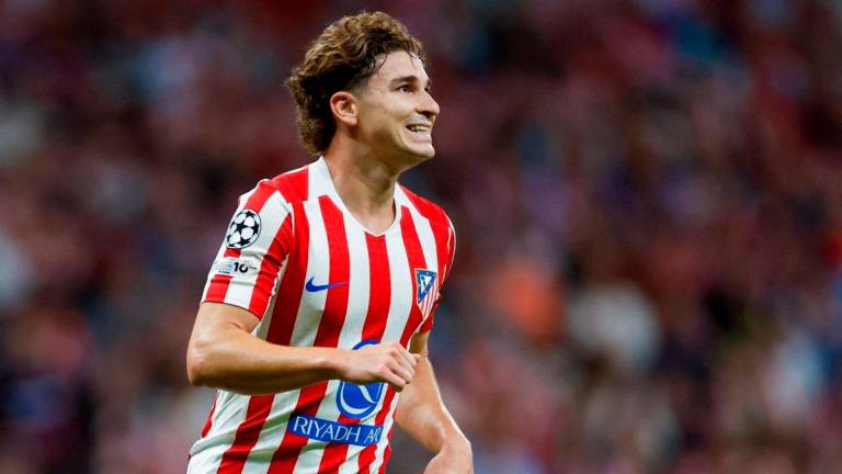 Atletico Madrid’s Argentine forward #19 Julian Alvarez. - Oscar DEL POZO / AFP