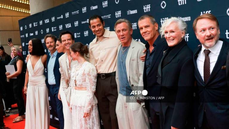 (L-R) Kerry Washington, Ram Bergman, US actress Mila Kunis, Andrew Scott, Cailee Spaeny, Daryl McCormack, Daniel Craig, Josh Brolin and Glenn Close attend the premiere of Wake Up Dead Man: A Knives Out Mystery at the at the Princess of Whales theater during the Toronto International Film Festival (TIFF) in Toronto, Ontario, Canada on September 6, 2025. - AFP