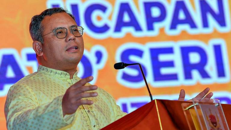 Menteri Besar Datuk Seri Amirudin Shari - fotoBERNAMA