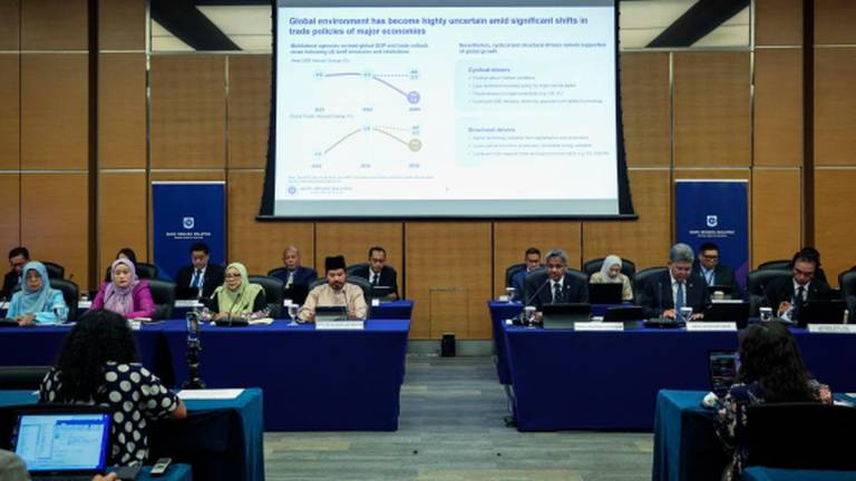 Bank Negara Malaysia (BNM) governor Datuk Seri Abdul Rasheed Ghaffour and Bank Negara Malaysia Chief Statistician Datuk Seri Dr Mohd Uzir Mahidin during the press conference on the first quarter of 2025 (1Q 2025) at Sasana Kijang, today. - BERNAMAPIX