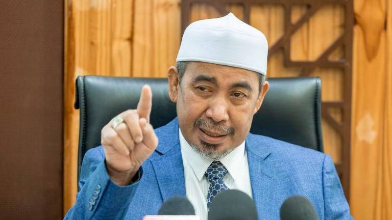 Kelantan Public Works, Infrastructure, Water and Rural Development Committee chairman Datuk Dr Izani Husin - Photo by BERNAMA