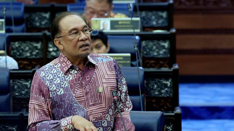 Perdana Menteri Datuk Seri Anwar Ibrahim ketika sesi Waktu Pertanyaan-Pertanyaan Menteri sempena Mesyuarat Kedua, Penggal Keempat Parlimen ke-15 Persidangan Dewan Rakyat di Bangunan Parlimen hari ini - BERNAMA