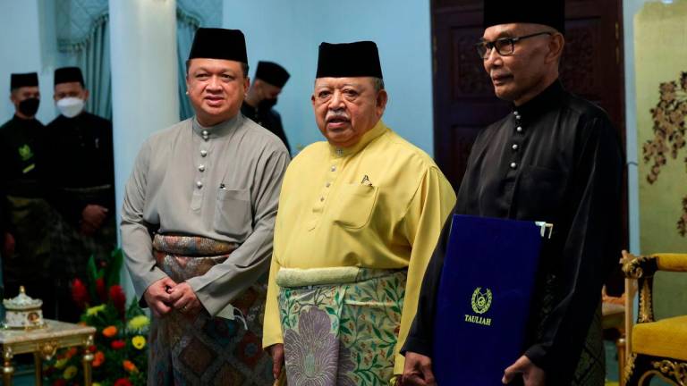 Raja Perlis Tuanku Syed Sirajuddin Putra Jamalulail dan Raja Muda Perlis, Tuanku Syed Faizuddin Putra Jamalullail (kiri) pada tahun 2022 - BERNAMA