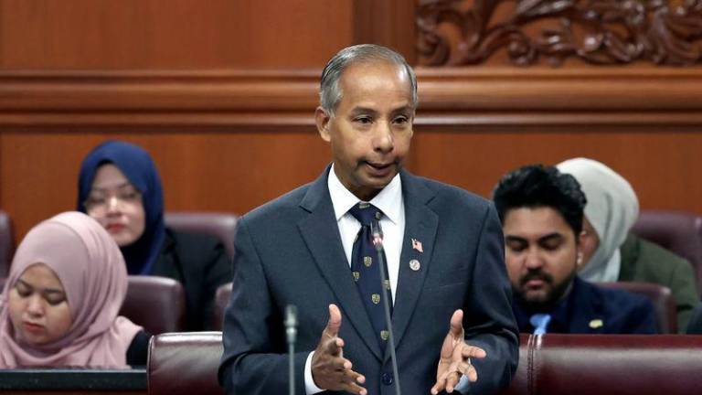 Timbalan Menteri di Jabatan Perdana Menteri (Undang-Undang dan Reformasi Institusi) M. Kulasegaran pada Mesyuarat Ketiga Penggal Ketiga, Majlis Parlimen ke-15 Dewan Negara di Bangunan Parlimen hari ini. - fotoBERNAMA