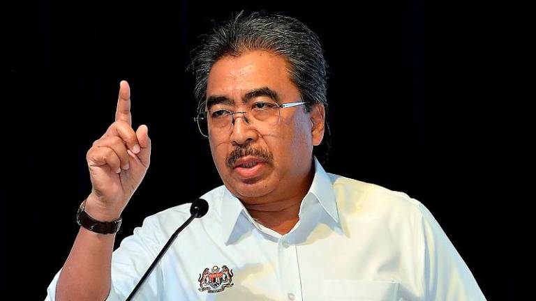 Menteri Perladangan dan Komoditi Datuk Seri Johari Abdul Ghani. - fotoBERNAMA