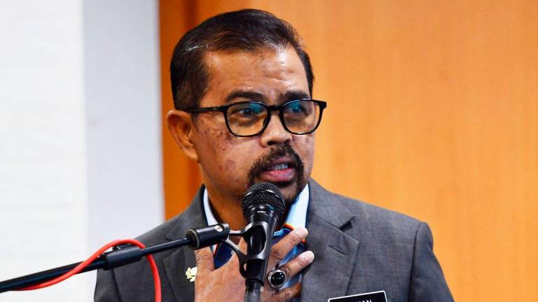 CUEPACS president, Datuk Dr Adnan Mat - Photo by BERNAMA