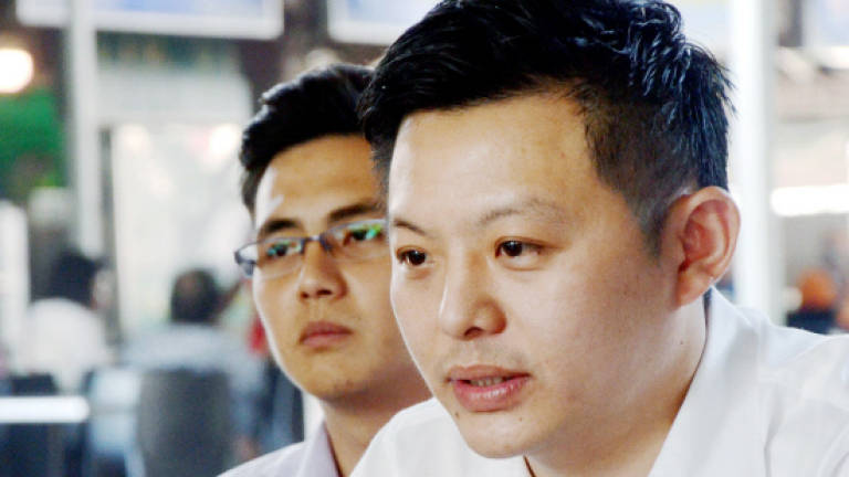 Loo to challenge legal suits from Guan Eng