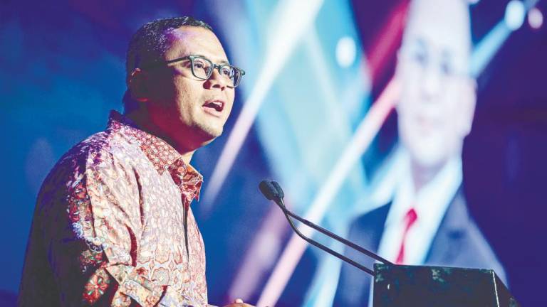 Amirudin delivering his keynote speech at the Selangor International Business Summit 2024 Appreciation Dinner. – Bernamapic