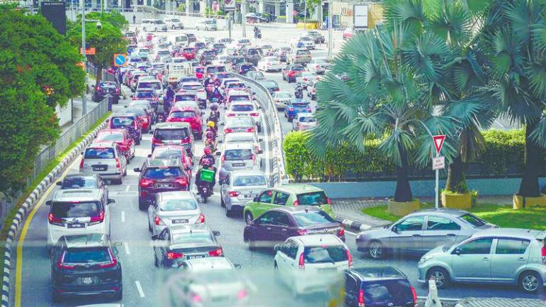 With three million petrol cars on Klang Valley roads every working day, some 12 million kg of CO2 is spewed out per year by all the Klang Valley petrol cars on working days. – BERNAMAPIX