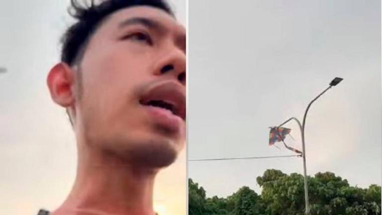 - Screenshot Facebook Dzulfadlil Azim Dzolfiqar video