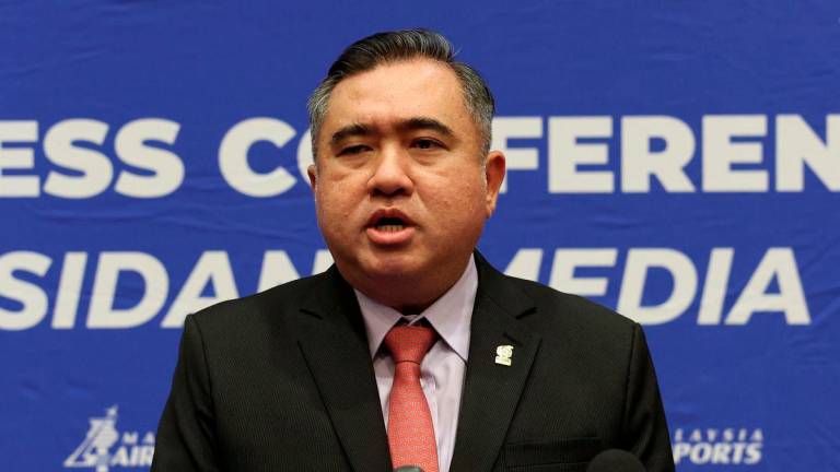 Menteri Pengangkutan Anthony Loke ketika sidang media pada Majlis Zhengzou - Kuala Lumpur Forum Air Silk Road di sebuah hotel hari ini. - BERNAMA