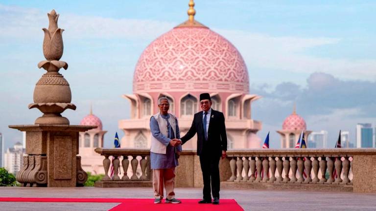 YAB Perdana Menteri, Dato’ Seri Anwar Ibrahim, semasa Majlis Sambutan Rasmi Ketua Penasihat Kerajaan Republik Rakyat Bangladesh, TYT Profesor Dr. Muhammad Yunus di Kompleks Perdana Putra. 12 Ogos 2025. IZZUDDIN ABD RADZAK/Pejabat Perdana Menteri