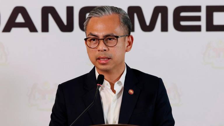 Menteri Komunikasi Datuk Fahmi Fadzil. - fotoBERNAMA