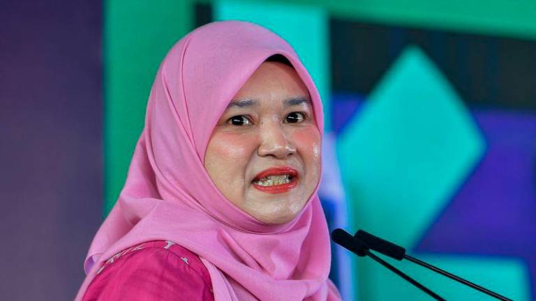 Menteri Pendidikan Fadhlina Sidek - fotoBERNAMA