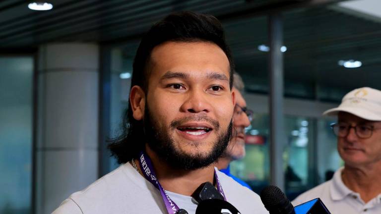 Muhammad Irfan Shamsuddin speaking to reporters. BERNAMApix