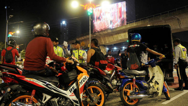 KL police issue 327 summonses in 'Op Tutup'