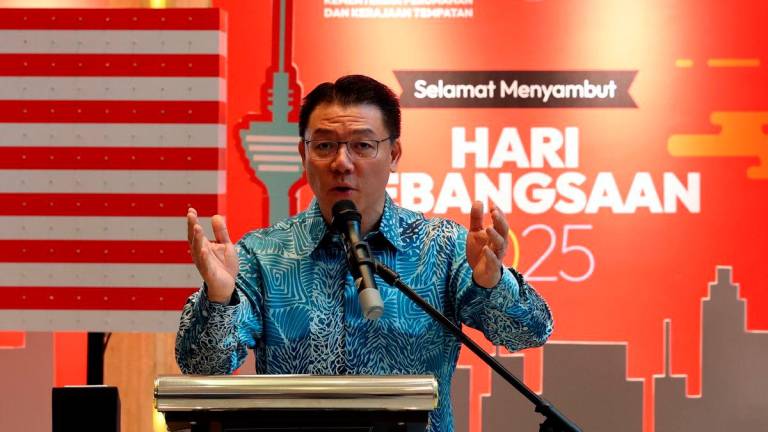 Menteri Perumahan dan Kerajaan Tempatan Nga Kor Ming berucap pada Majlis Pelancaran Semarak Jiwa Merdeka @ Kementerian Perumahan dan Kerajaan Tempatan (KPKT) di lobi kementeriannya hari ini - BERNAMA