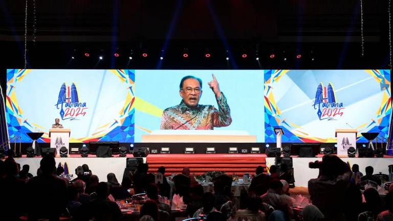 Perdana Menteri Datuk Seri Anwar Ibrahim ketika berucap pada majlis perasmian Hari Wartawan Nasional (HAWANA) 2025 di Pusat Dagangan Dunia Kuala Lumpur (WTCKL) di sini hari ini.