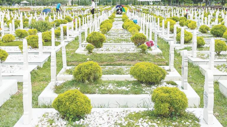 Muhammad Rafieudin said the increasing number of burials made it necessary to consider alternatives such as stacking remains as a solution, adding that similar practices have been implemented in several places, including Medina and Mecca. – ADIB RAWI YAHYA/THESUN