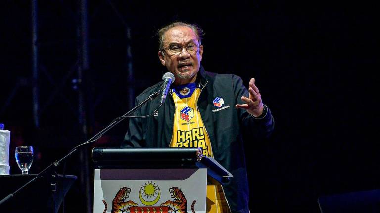 Perdana Menteri Datuk Seri Anwar Ibrahim berucap pada Perasmian Sambutan Hari Belia Negara Peringkat Kebangsaan Tahun 2025 di Dataran Merdeka hari ini.